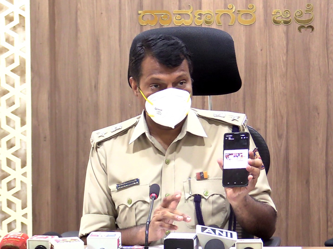 Davanagere SP Hanumantharaya social media misuse two case registered