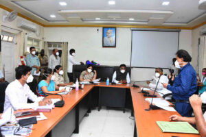 sriramulu covid meeting with chitradurga officers
