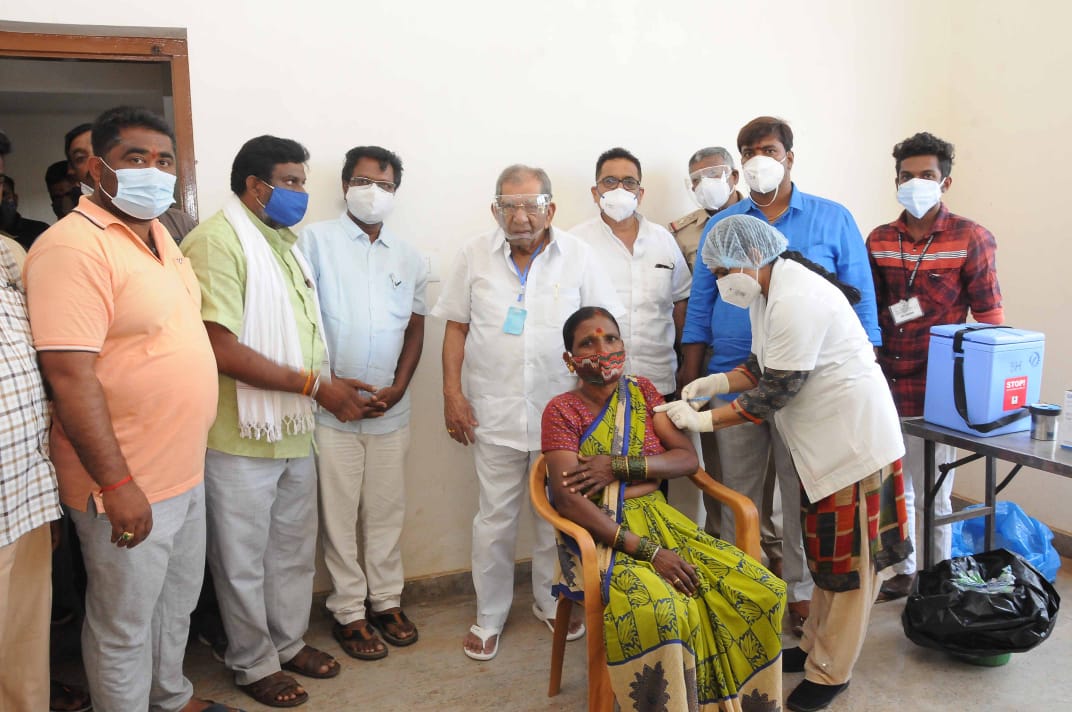 4 th day shamivashankarappa family free vaccinationanuru sh
