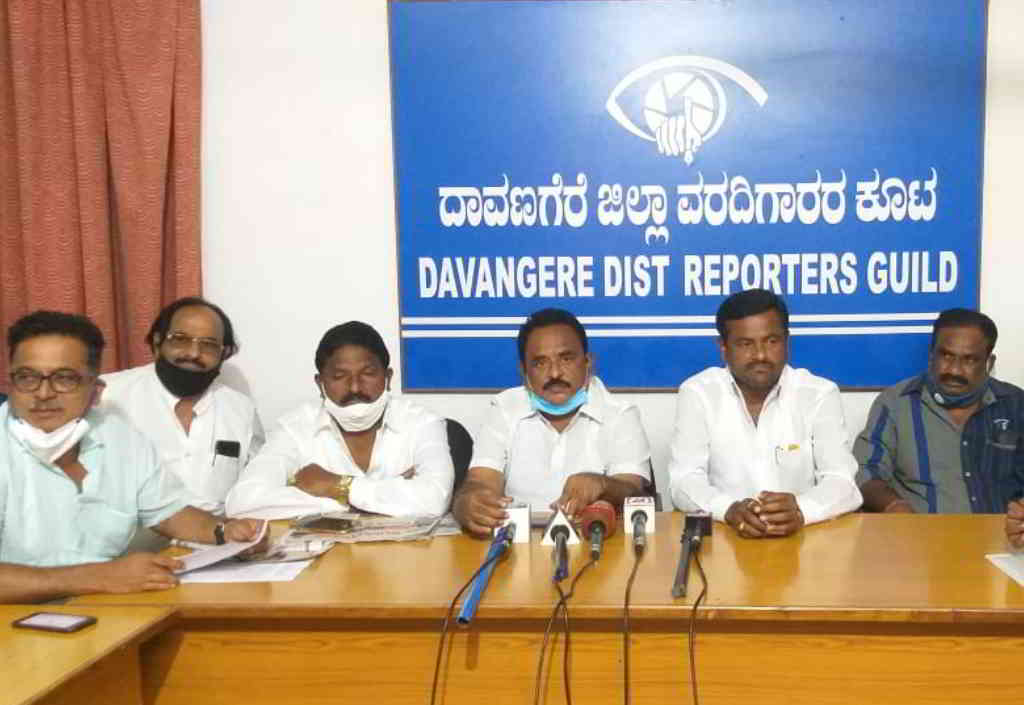 Davanagere congress and bjp talk war continue