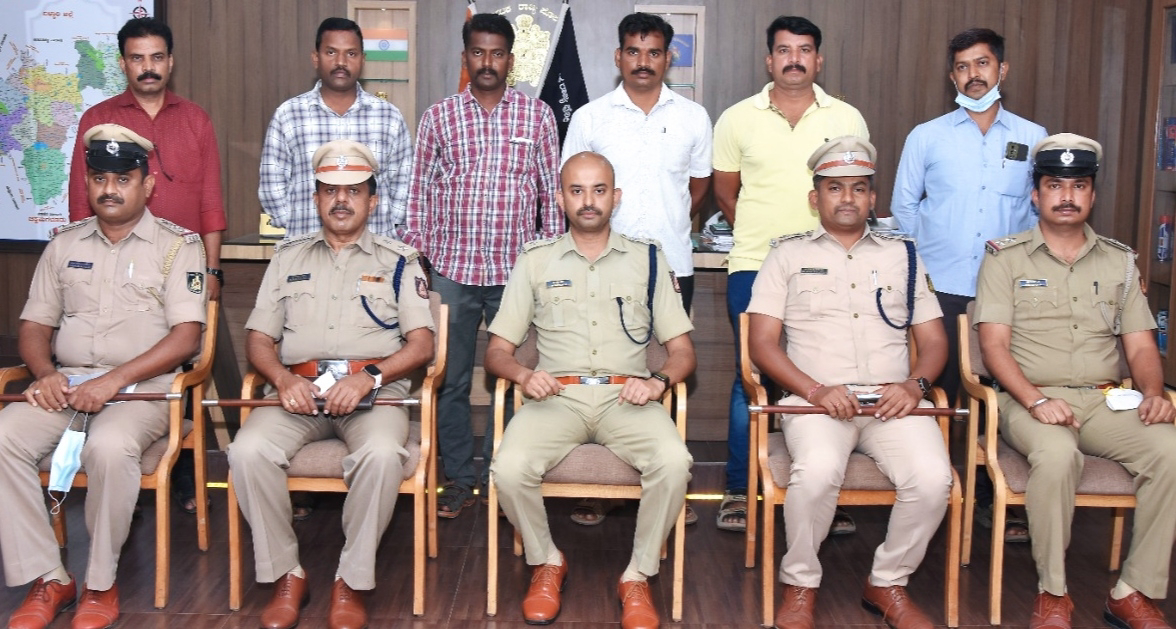yuvakana kole