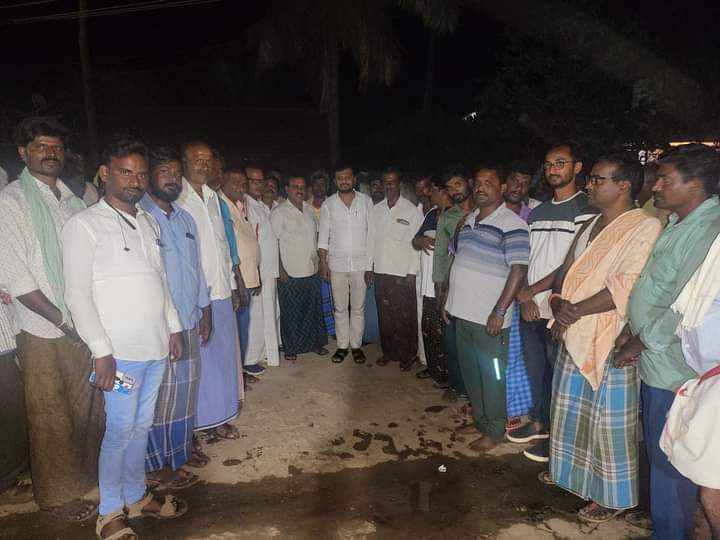Hiregangur youth leaders joined Congress in the presence of Basavaraju V Sivaganga