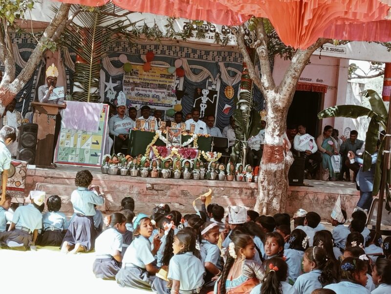 Children's 'learning festival' with excitement in Yaradammanahalli village of Sandur taluk