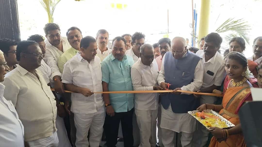 Inauguration of residential houses built for porters