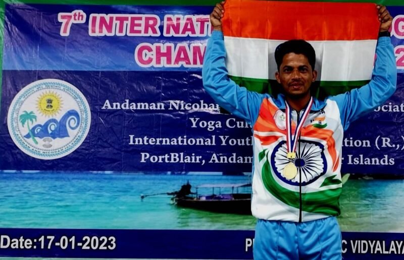 In 7th International Yoga Competition  Davangere Santhosh first place