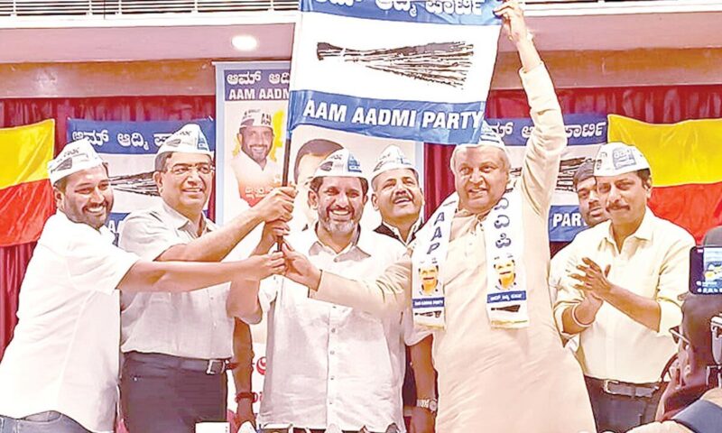 Chandru Basavantappa as the new district president of Aam Aadmi Party