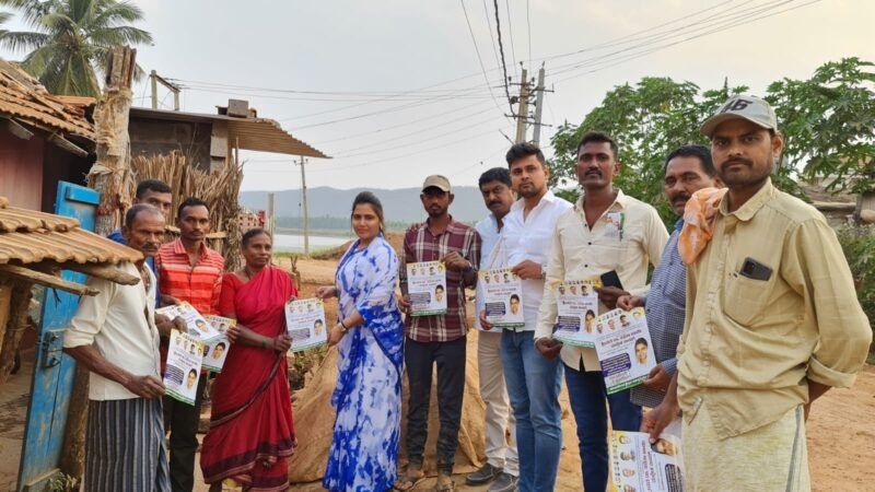 Savitabai is campaigning from door to door in Mayakonda Constituency