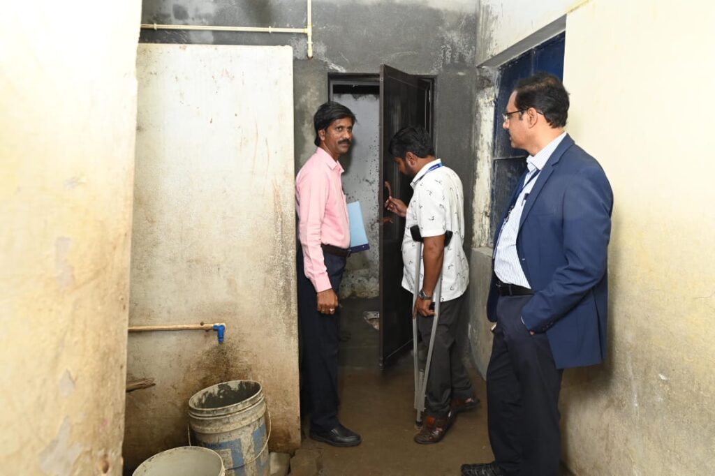 ವಿಕಲಚೇತನ ಸ್ನೇಹಿ ಮತಗಟ್ಟೆ : ವಿಕಲಚೇತನರ ಪ್ರತಿನಿಧಿಗಳೊಂದಿಗೆ ಡಿ.ಸಿ ಭೇಟಿ
