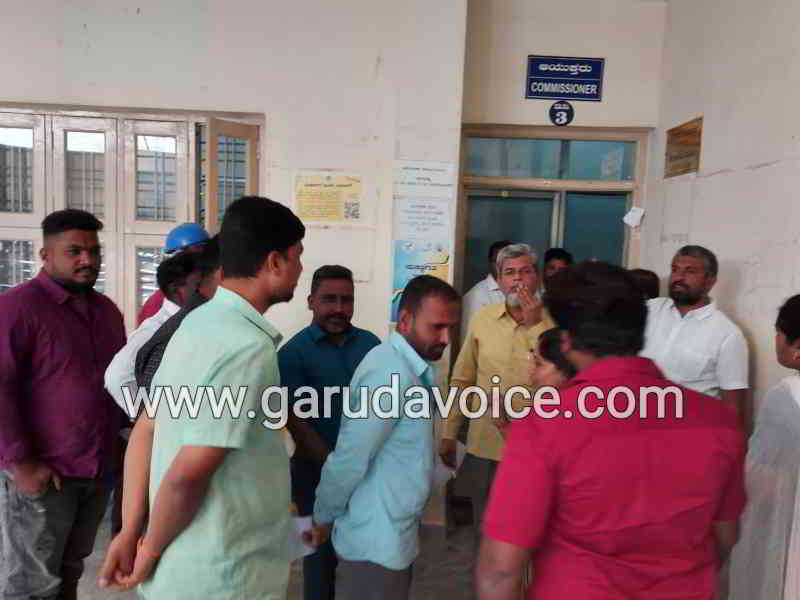 Hassle in zakat collection tender process.  Adjourned to the 18th