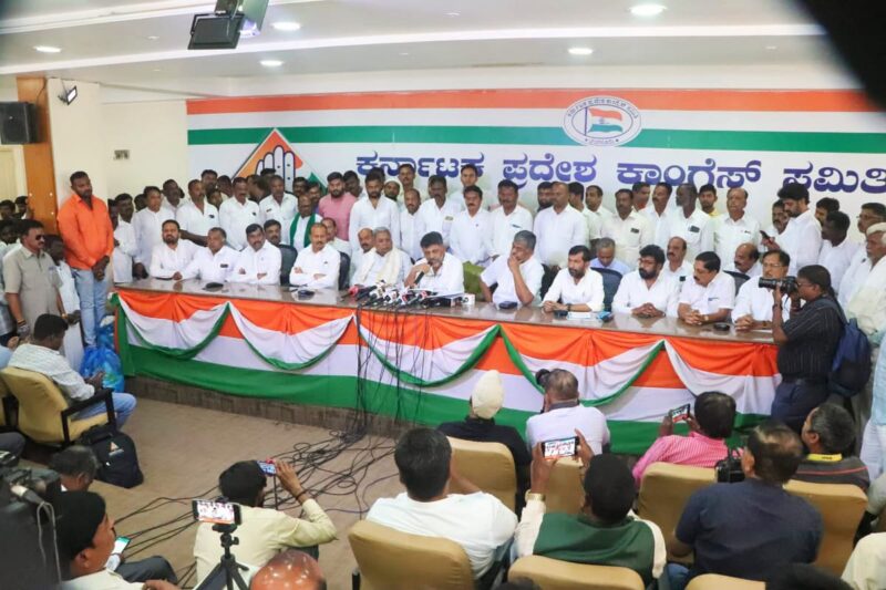 Defection festival: Lotus leaders holding hands