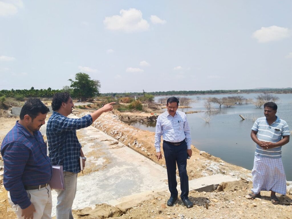 ಕೊಡಗನೂರು ಕೆರೆ ಏರಿ ಭದ್ರತೆಯನ್ನು ಪರಿಶೀಲಿಸಿದ ಜಿಲ್ಲಾಧಿಕಾರಿ ಶಿವಾನಂದ ಕಾಪಶಿ