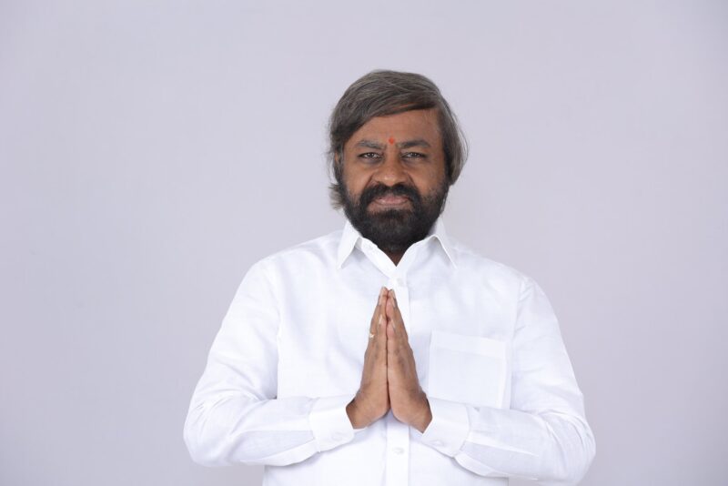 ಅಭಿಮಾನಿಗಳಲ್ಲಿ ಪ್ರೀತಿಯ ಮನವಿ ಹಾರ ತುರಾಯಿ ಫ್ಲೆಕ್ಸ್ ದುಂದು ವೆಚ್ಚ ಬೇಡ - ಈಶ್ವರ್ ಖಂಡ್ರೆ