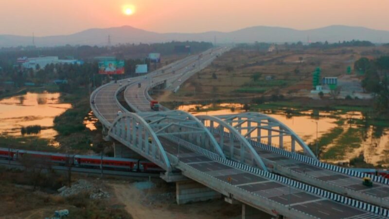 ರಾಷ್ಟ್ರೀಯ ಹೆದ್ದಾರಿ ಎಕ್ಸ್,ಪ್ರೆಸ್ ವೇ ಟೋಲ್ ದರ ಹೆಚ್ಚಳ; ಹೆದ್ದಾರಿಯಲ್ಲಿ ಹಗಲು ದರೋಡೆ ಎಂದು ಆಕ್ರೋಶ