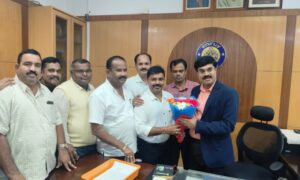 ಪ್ರಾಥಮಿಕ ಹಾಗೂ ಪ್ರೌಢಶಾಲಾ ಶಿಕ್ಷಕರನ್ನು, ಕೆಲಸದ ಹೊರೆಯಿಂದ ಮುಕ್ತಿಗೊಳಿಸಲು ಮನವಿ 