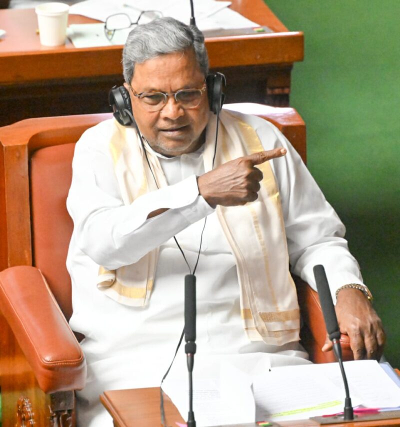 "ಮಿಸ್ಟರ್ ನರೇಂದ್ರ ಮೋದಿಯವರೇ ಬಡವರು-ಮಧ್ಯಮ ವರ್ಗದವರು ಏನು ಮಾಡಬೇಕು ? " : ಸಿ ಎಂ ಸಿದ್ದರಾಮಯ್ಯ