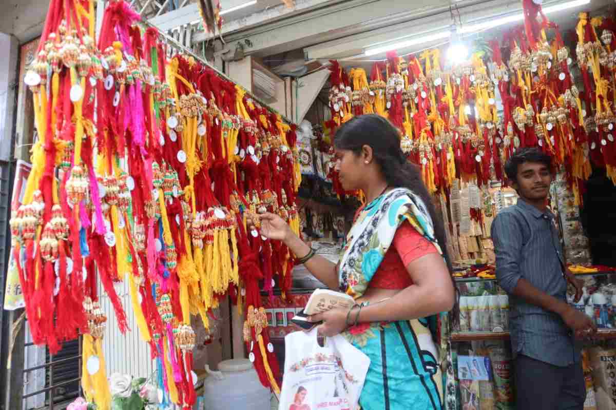 raksha-bandhan-is-very-popular-festival-davanagere