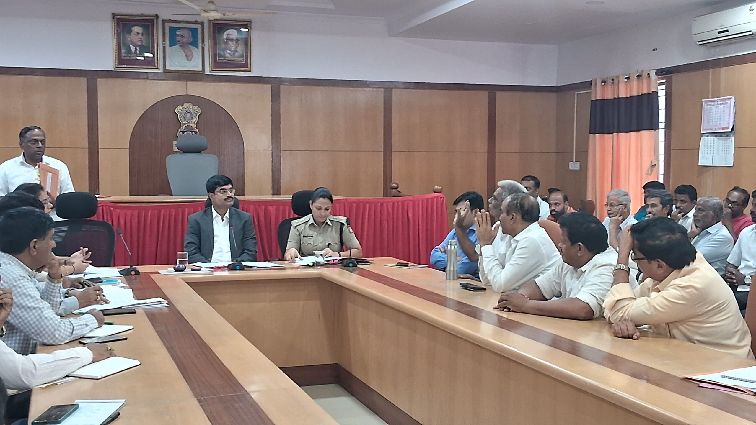 District Collector said that people should use green firecrackers to be environment friendly so that no mishaps happen with crackers during Diwali festival. Venkatesh M.V said.