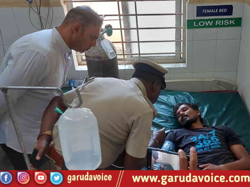 Nadita Naita Police Giri near Davangere SP office.! The assaulted youth was admitted to the district hospital