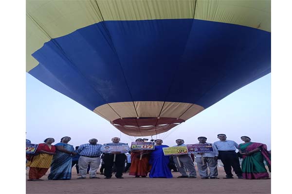 blue baloon