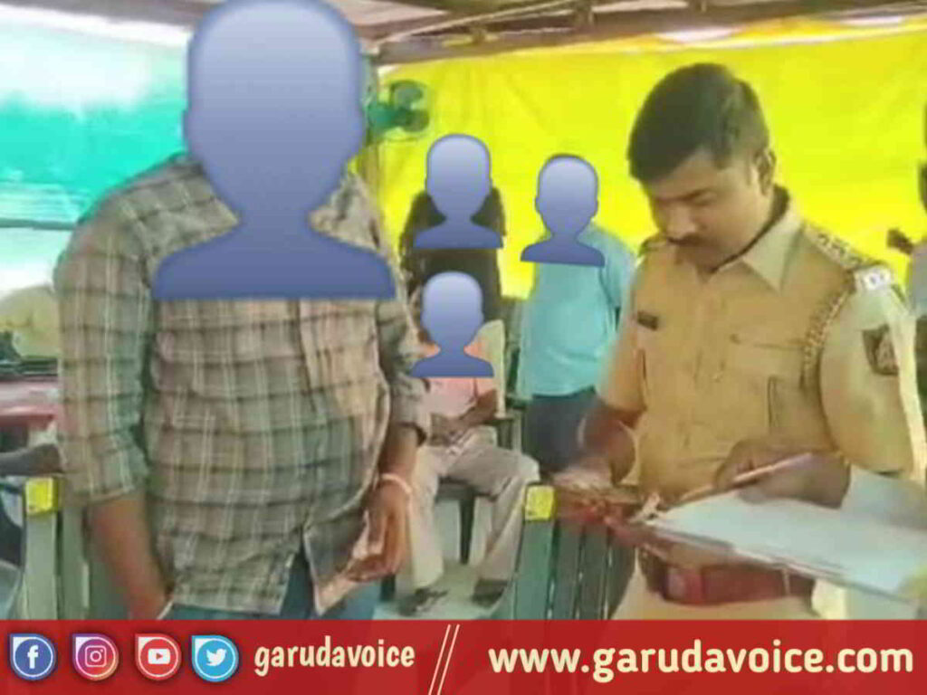 GAMBLING_ KTJ Nagar Police raids Isfeet Gambling on Davangere Lawer Road, Rs 1,04,110.